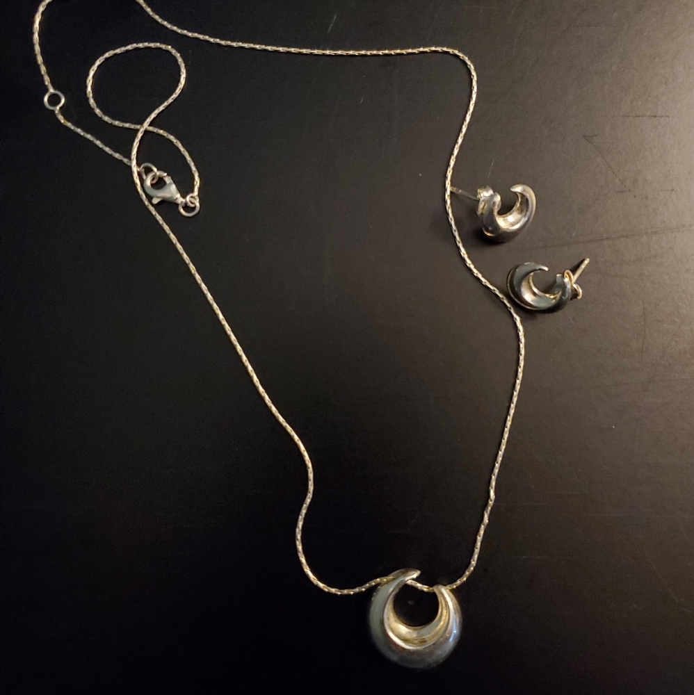 🌠3/$12 or FREE🌠 silver moon necklace & ea
